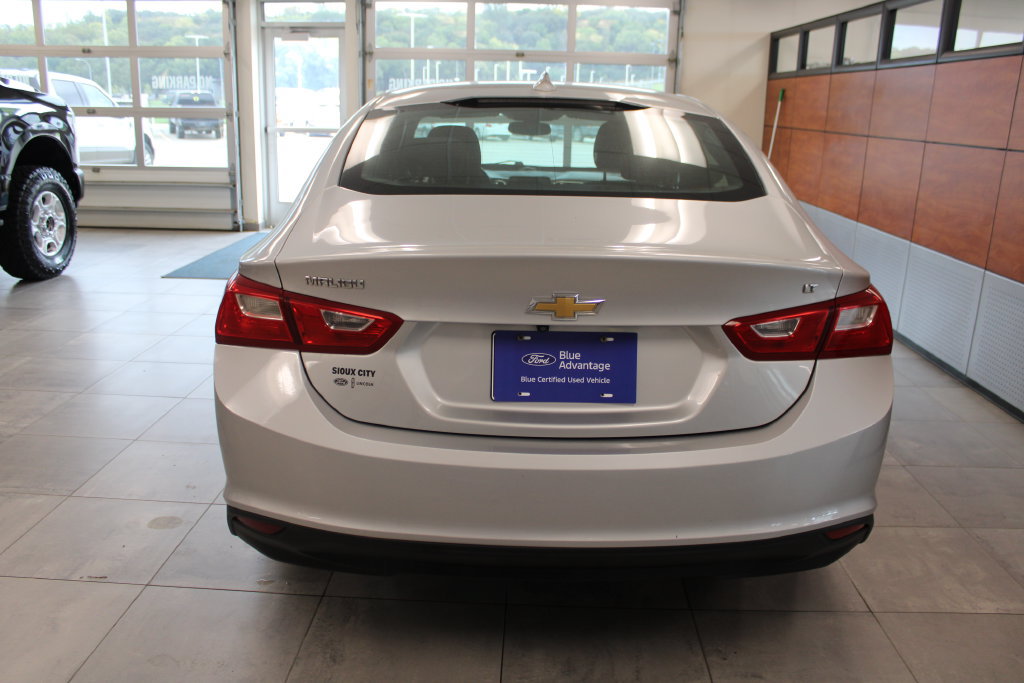 Used 2018 Chevrolet Malibu LT FWD image 6