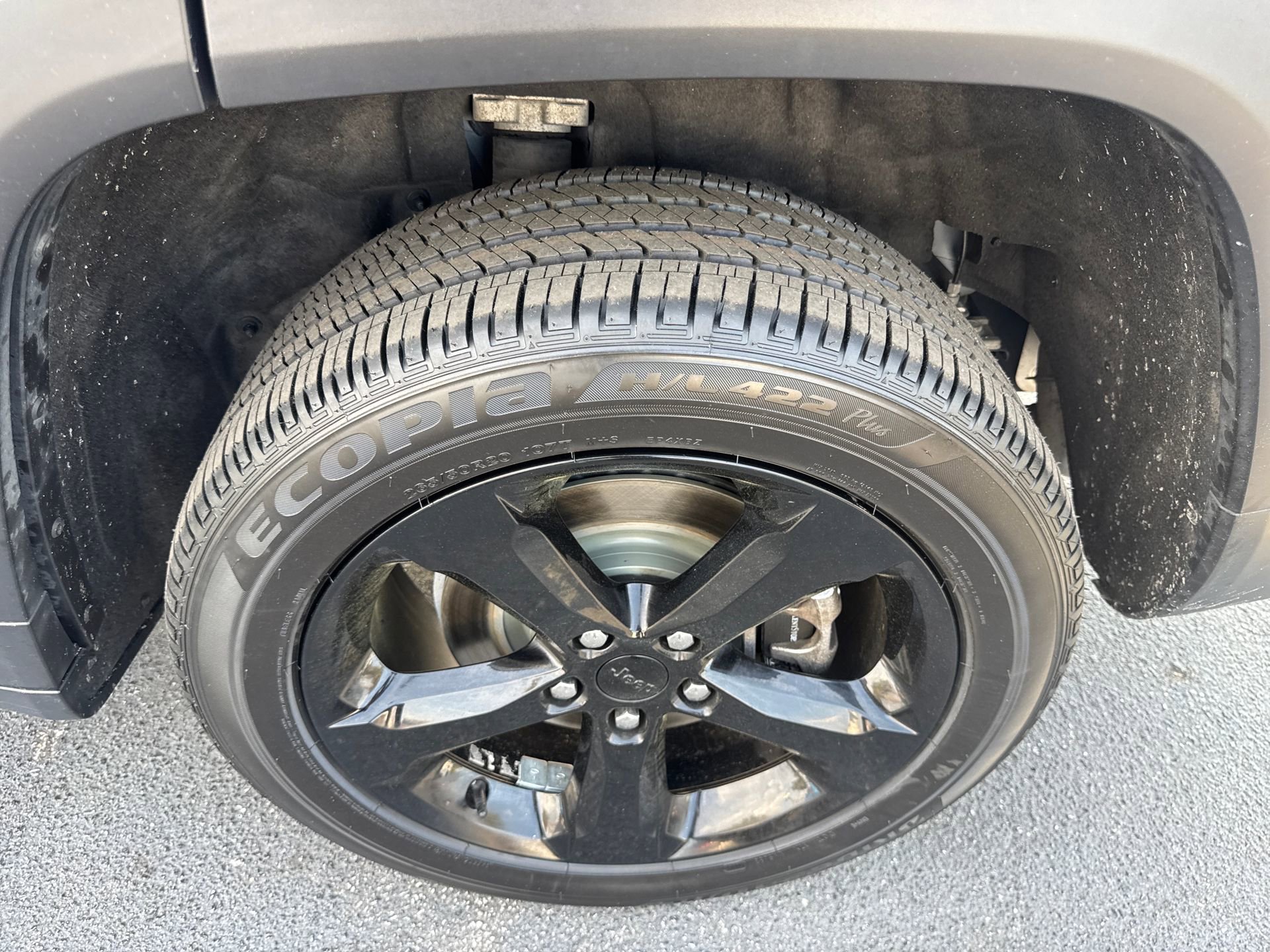 Used 2022 Jeep Grand Cherokee L Limited w/ Black Appearance Package image 38