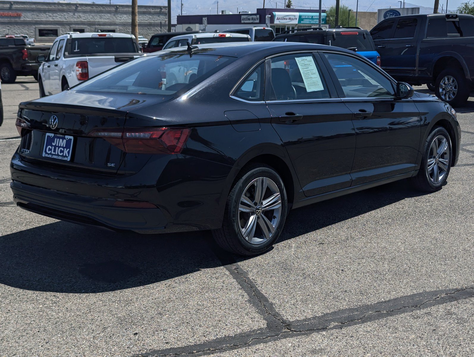 Used 2024 Volkswagen Jetta SE FWD image 2
