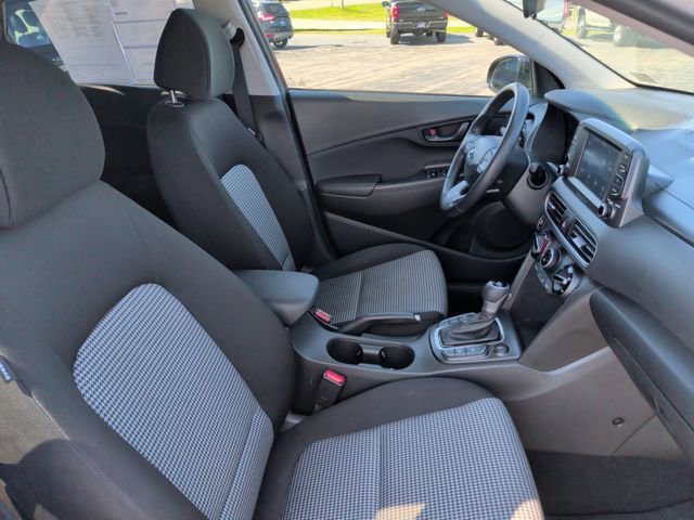Used 2020 Hyundai Kona SEL w/ Cargo Package image 9