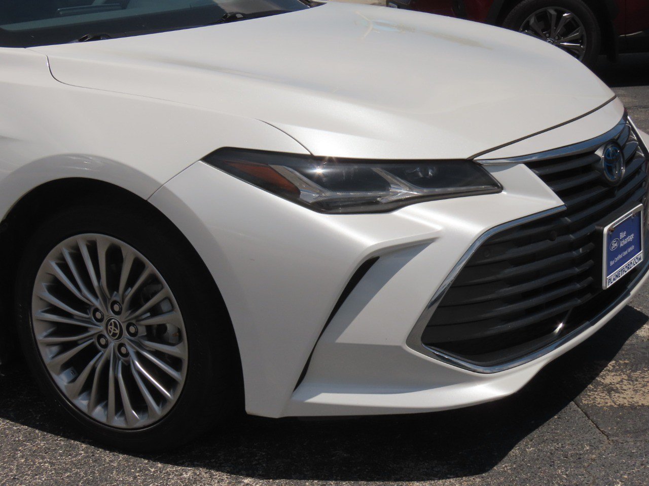 Used 2022 Toyota Avalon Limited w/ Advanced Safety Package FWD image 5