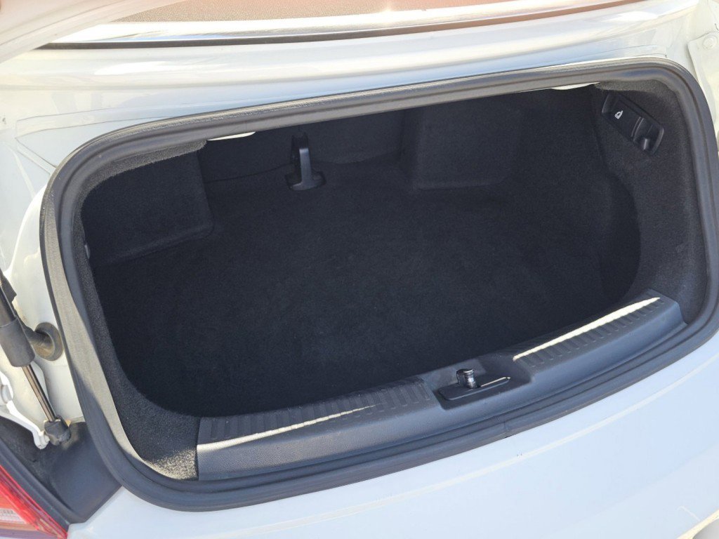 Used 2019 Volkswagen Beetle 2.0T S FWD image 23