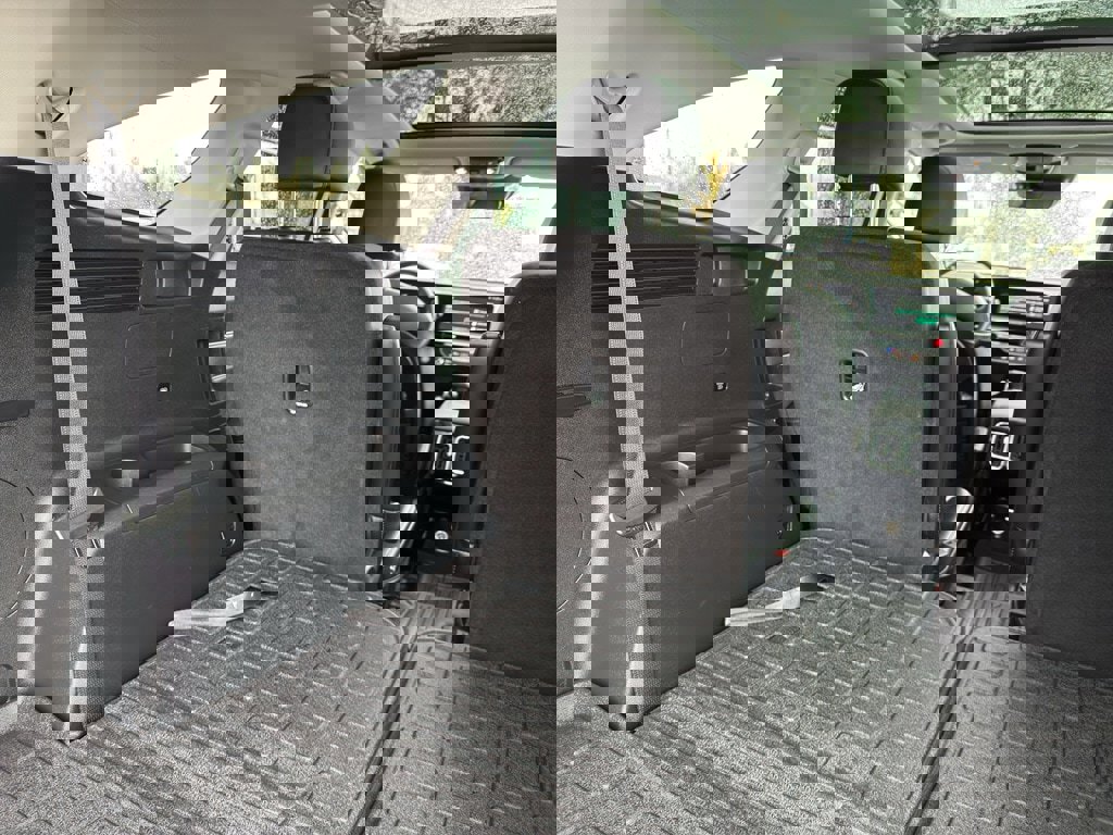 Used 2025 Kia Sorento SX image 9