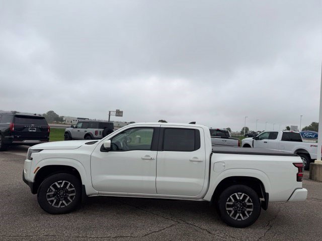 Used 2022 Nissan Frontier SV AWD/4WD image 6