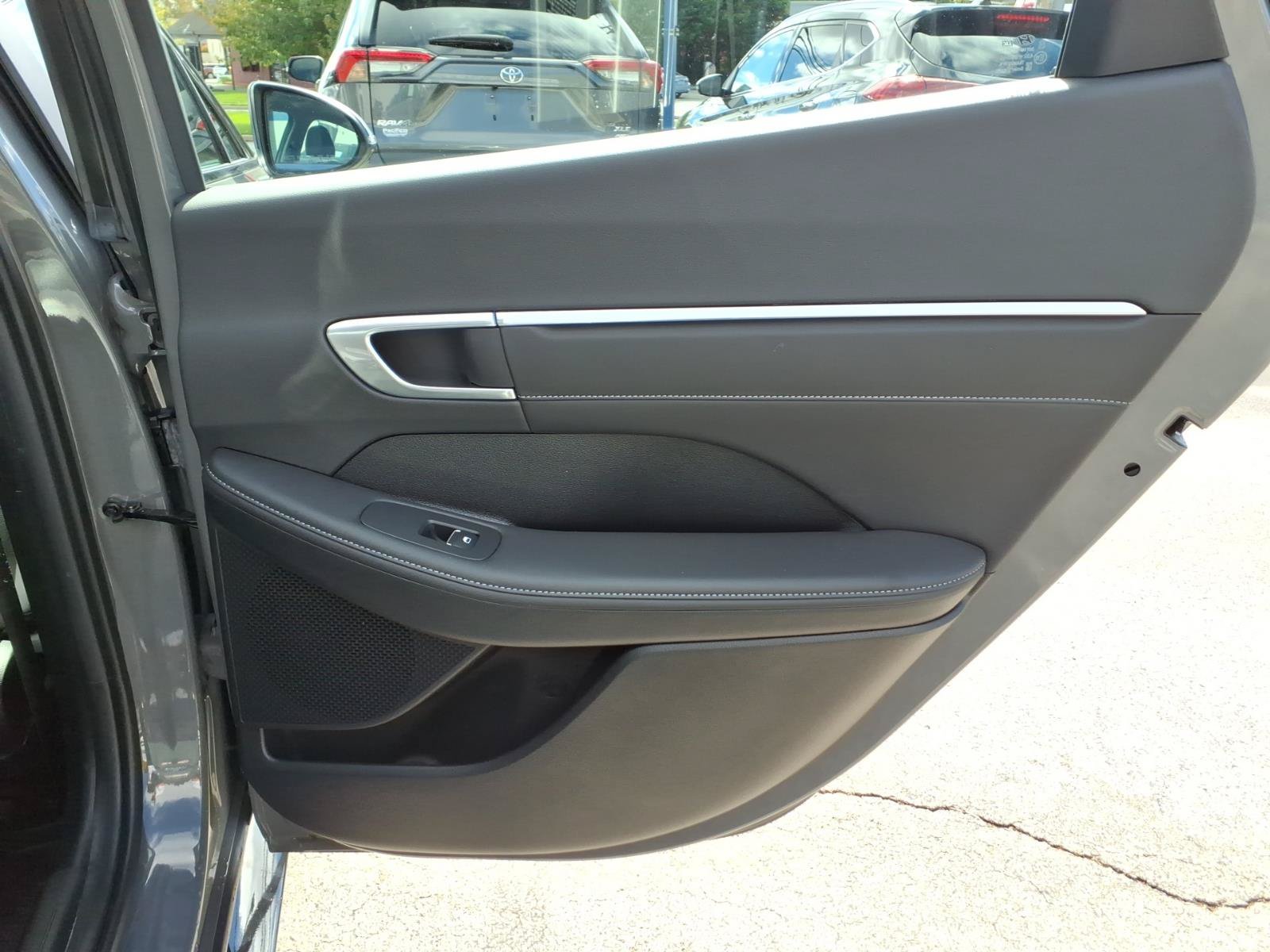 Used 2022 Hyundai Sonata Limited w/ Cargo Package FWD image 30