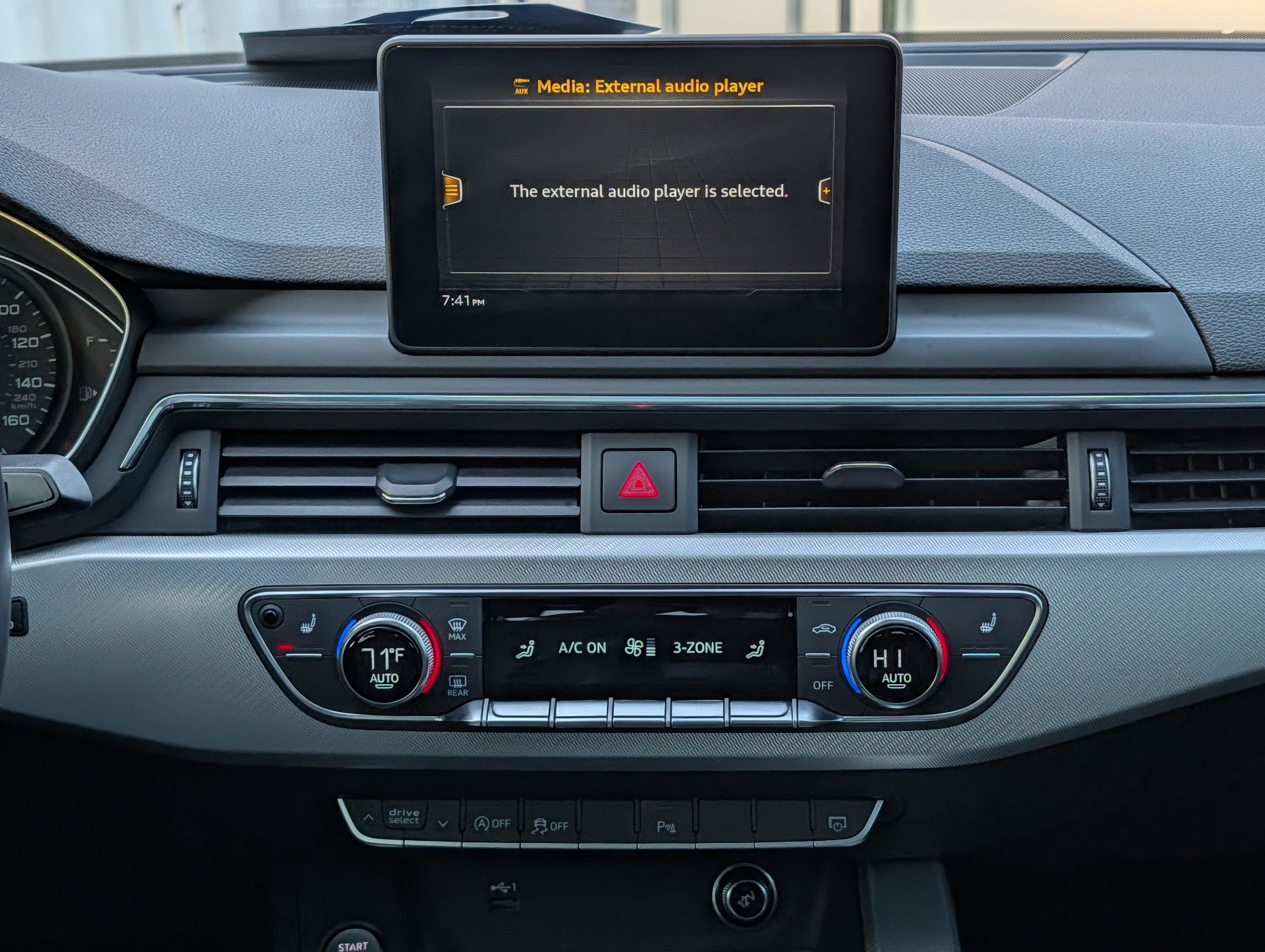 Used 2018 Audi A4 2.0T Ultra Premium Plus w/ Premium Plus Package FWD image 16