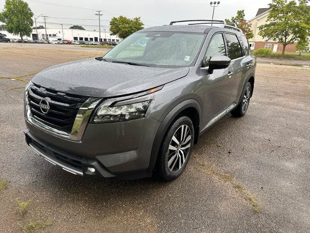 Used 2025 Nissan Pathfinder Platinum w/ Cargo Package AWD/4WD image 37