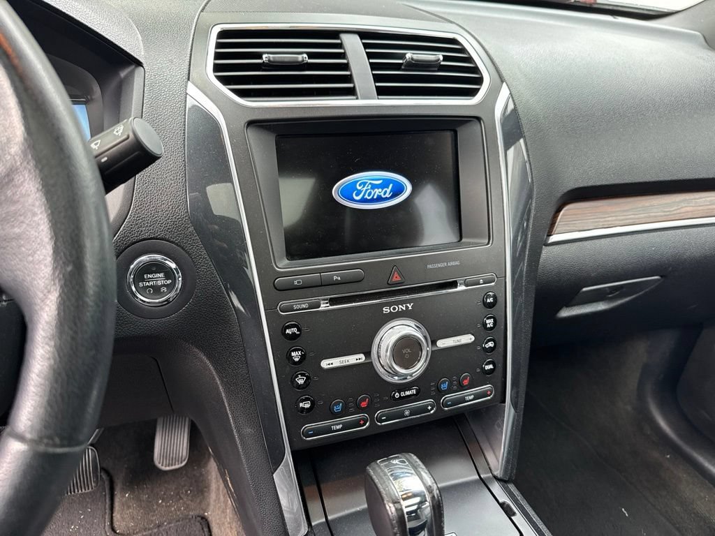 Certified 2017 Ford Explorer Limited FWD image 12
