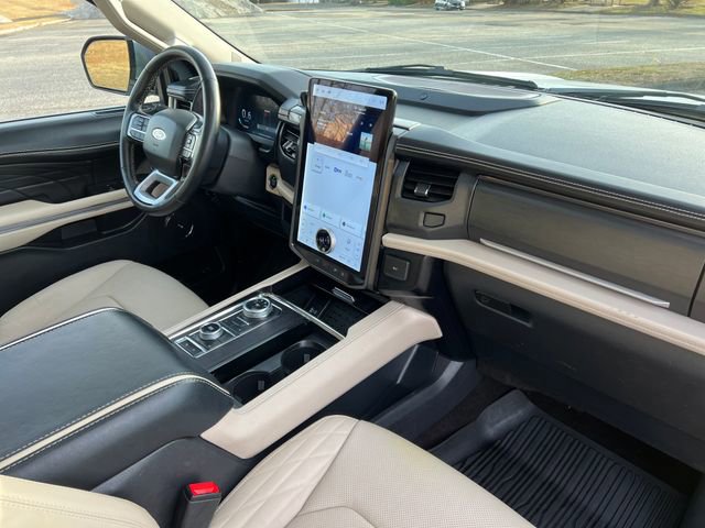 Certified 2023 Ford Expedition Platinum image 39