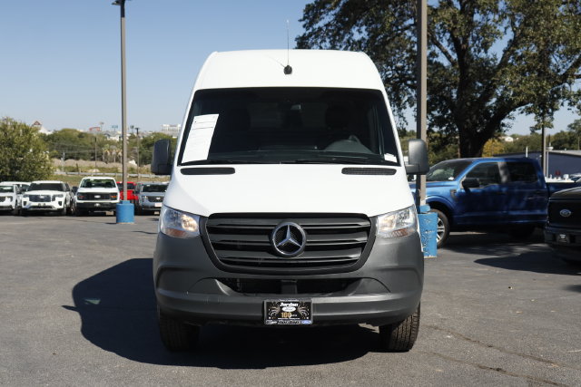 Used 2024 Mercedes-Benz Sprinter 2500 image 8