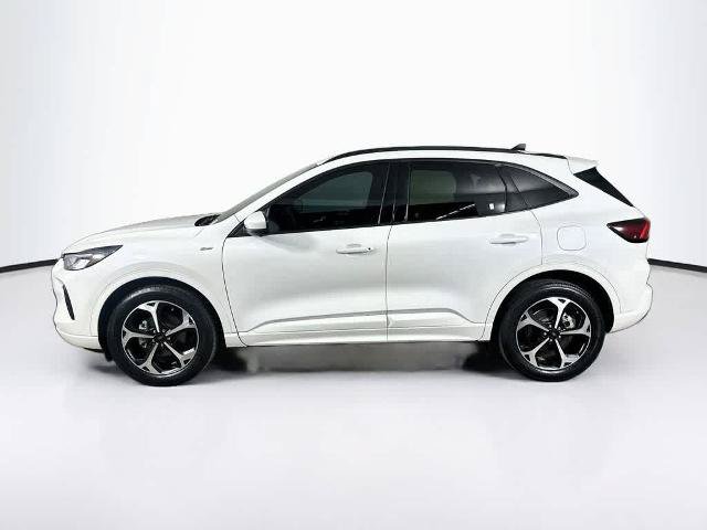 Certified 2023 Ford Escape ST-Line Select w/ Tech Pack #2 AWD/4WD image 3