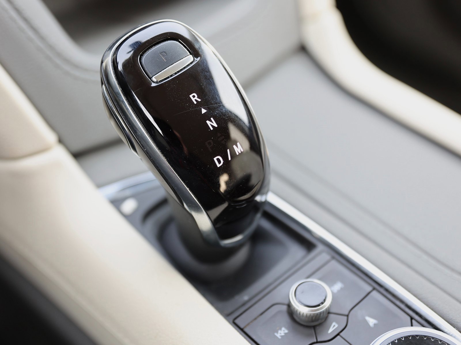 Used 2024 Cadillac XT6 Premium Luxury image 33