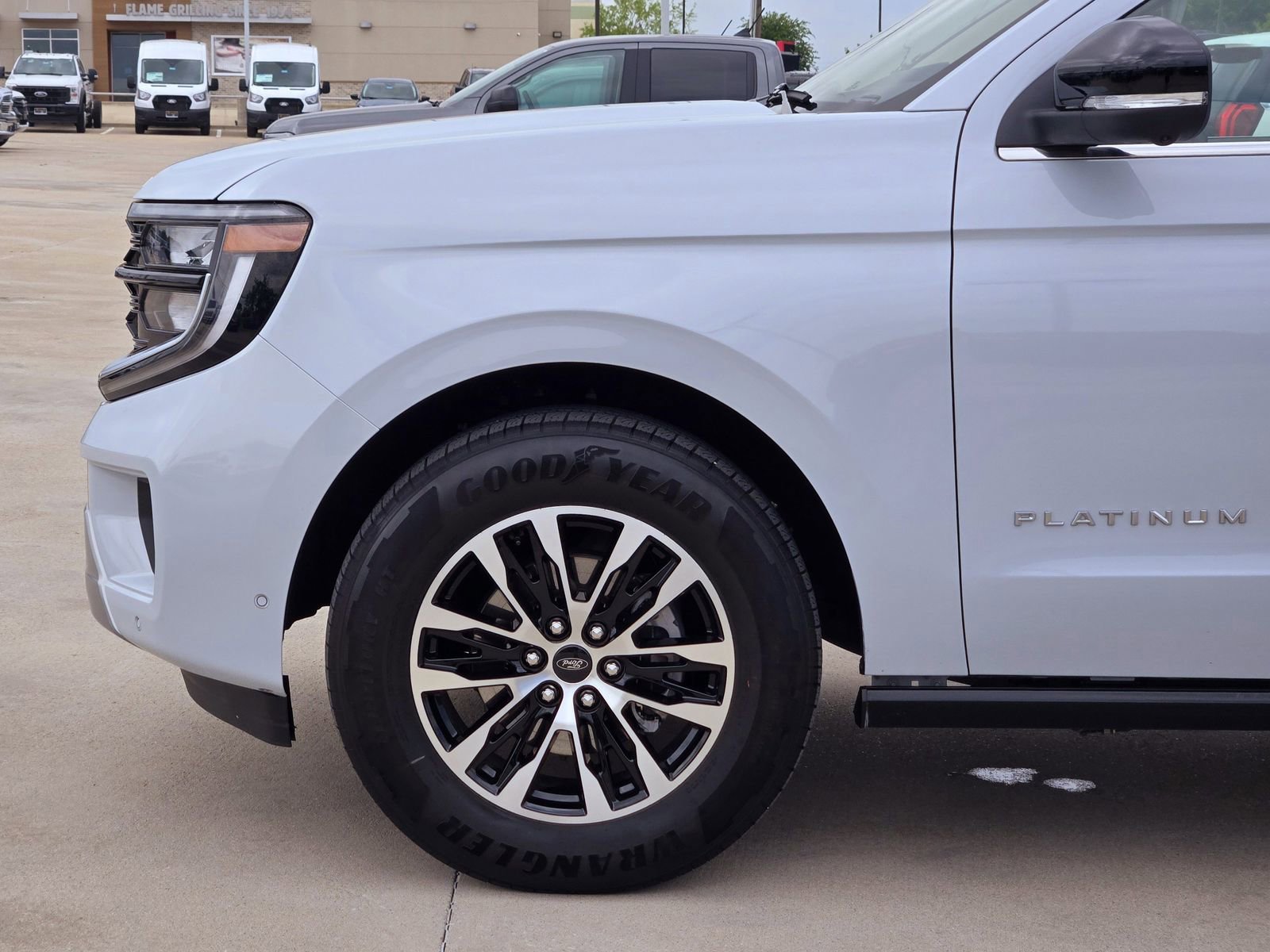 Certified 2025 Ford Expedition Max Platinum AWD/4WD image 9