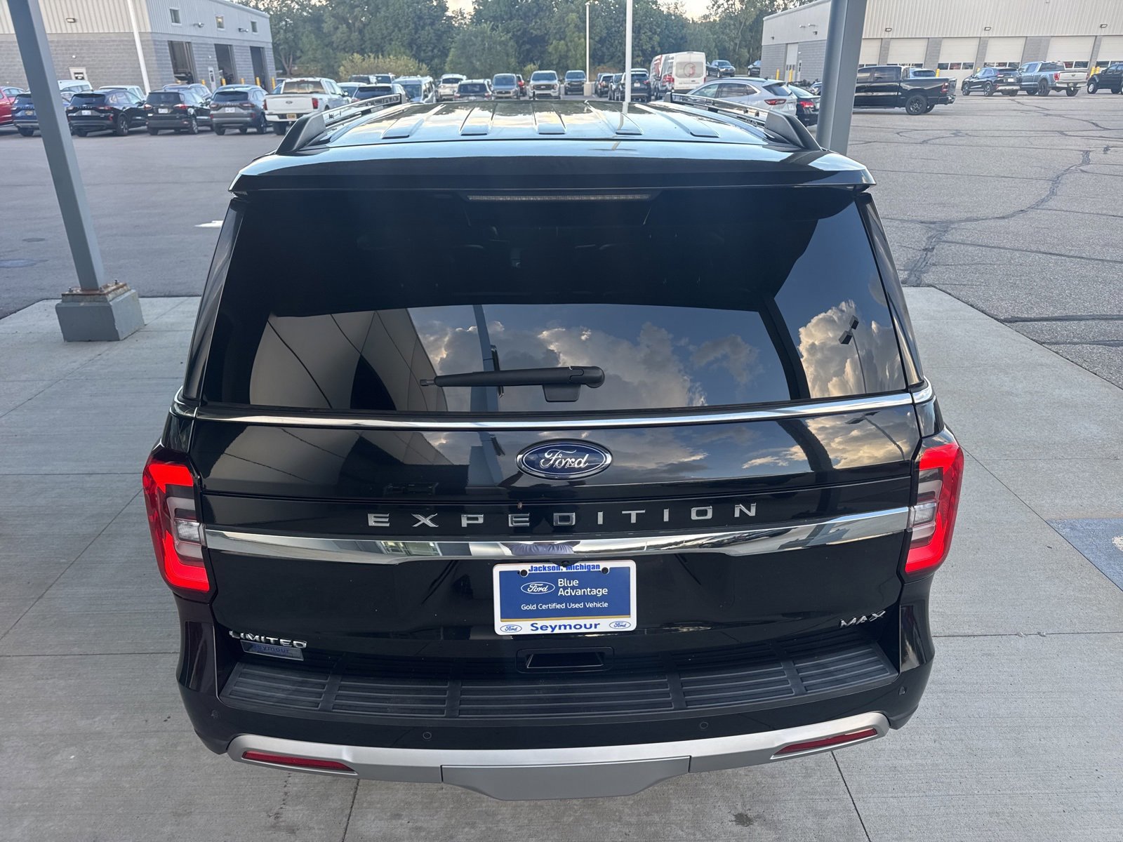 Certified 2022 Ford Expedition Max Limited image 4