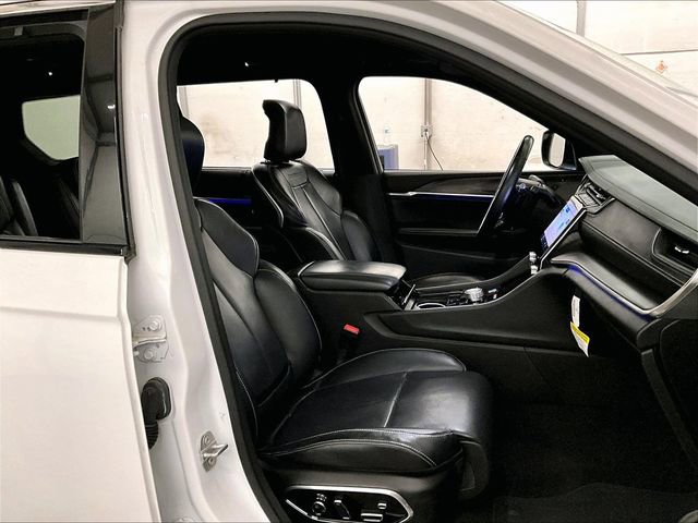 Used 2021 Jeep Grand Cherokee L Overland w/ Luxury Tech Group IV AWD/4WD image 7