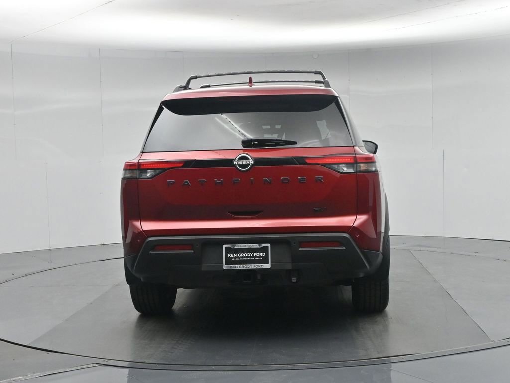 Used 2023 Nissan Pathfinder SV w/ SV Premium Package image 11