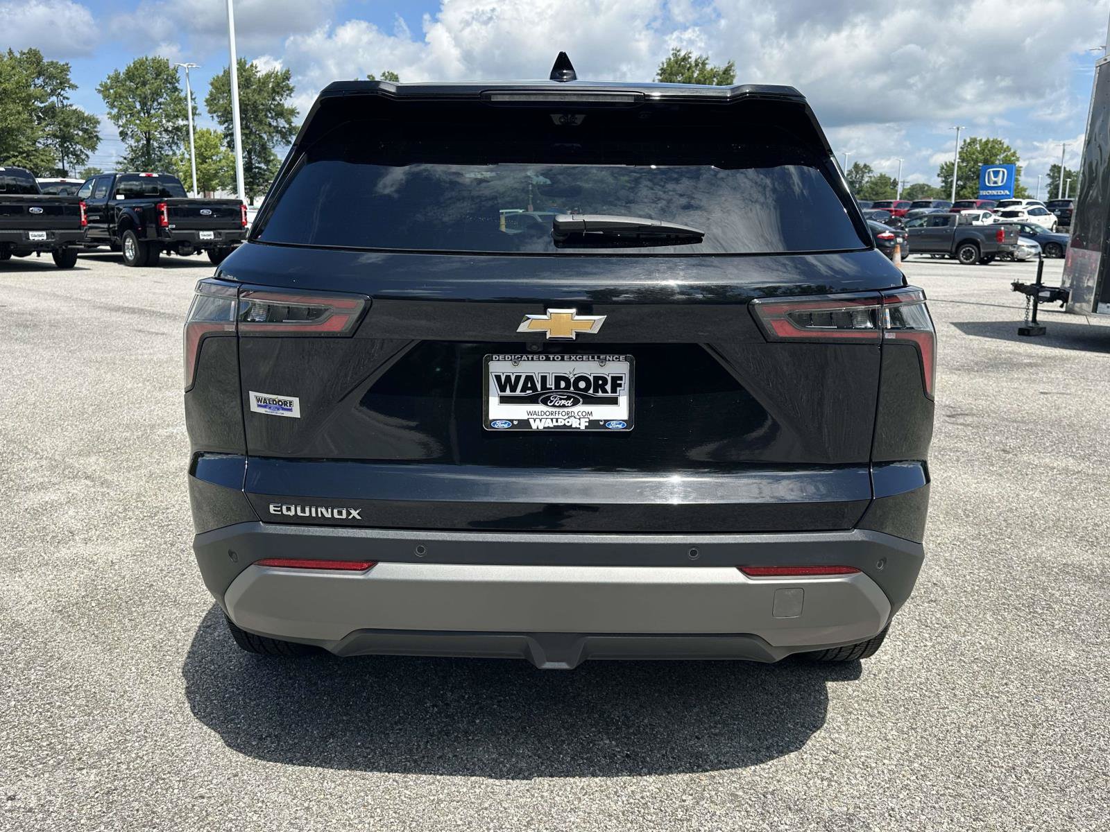 Used 2026 Chevrolet Equinox LT w/ Safety and Technology Package FWD image 5