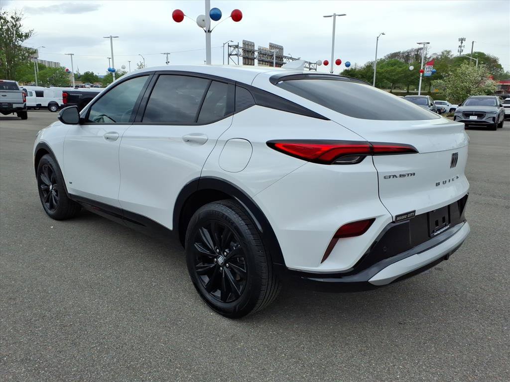 Used 2025 Buick Envista Sport Touring FWD image 3