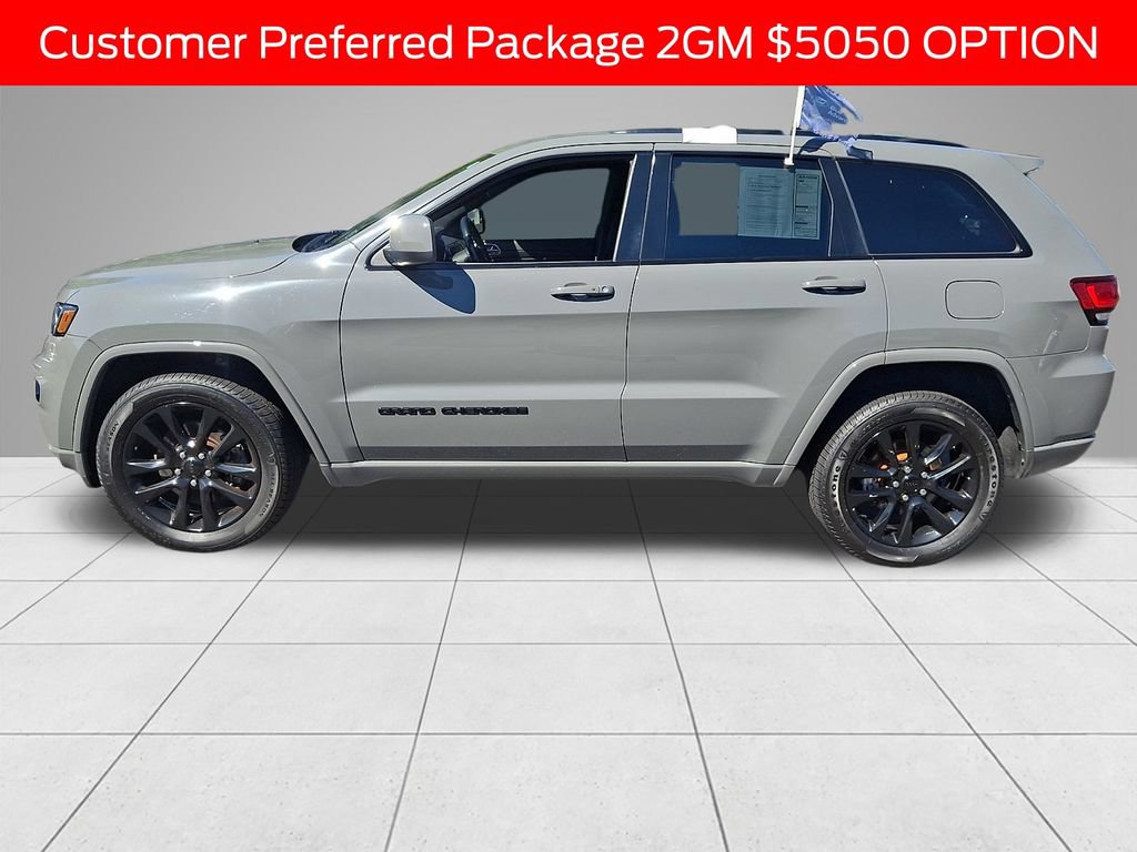 Used 2021 Jeep Grand Cherokee Laredo X AWD/4WD image 7