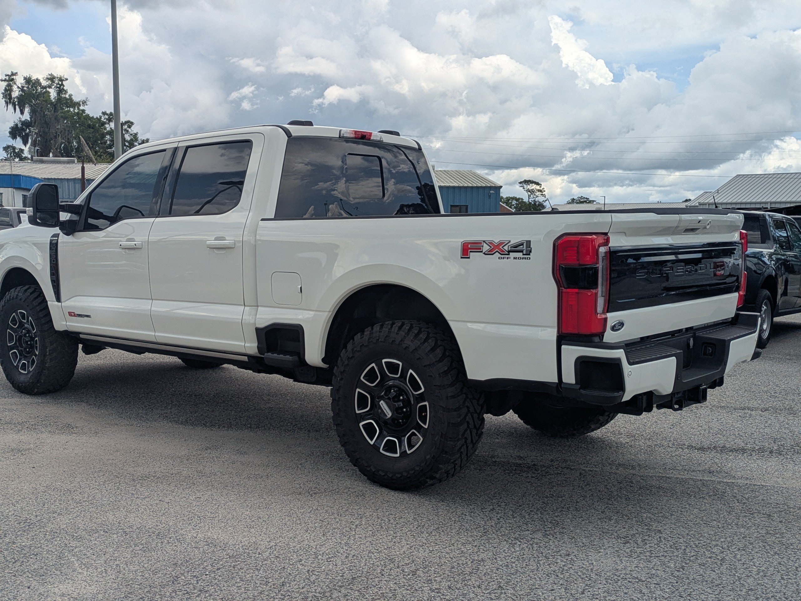 Certified 2025 Ford F350 Platinum w/ FX4 Off-Road Package AWD/4WD image 6