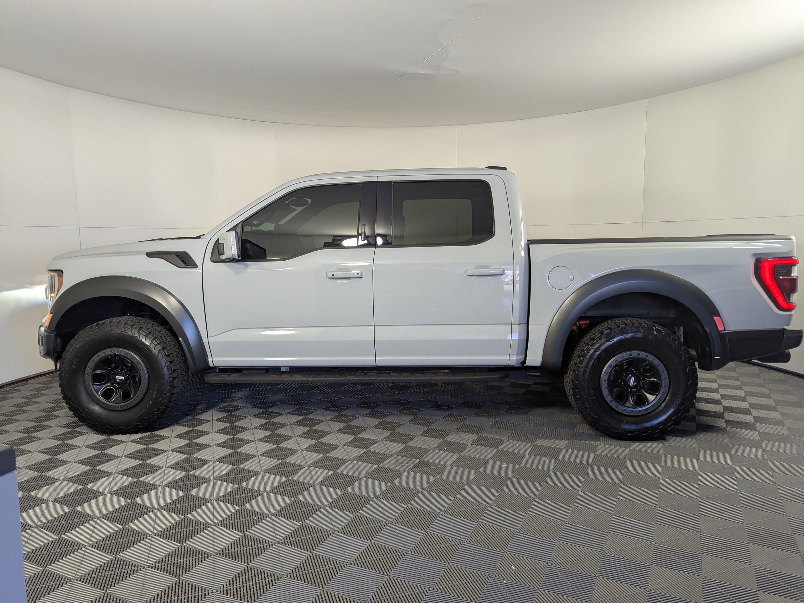 Certified 2023 Ford F150 Raptor w/ Raptor Carbon Fiber Package image 6