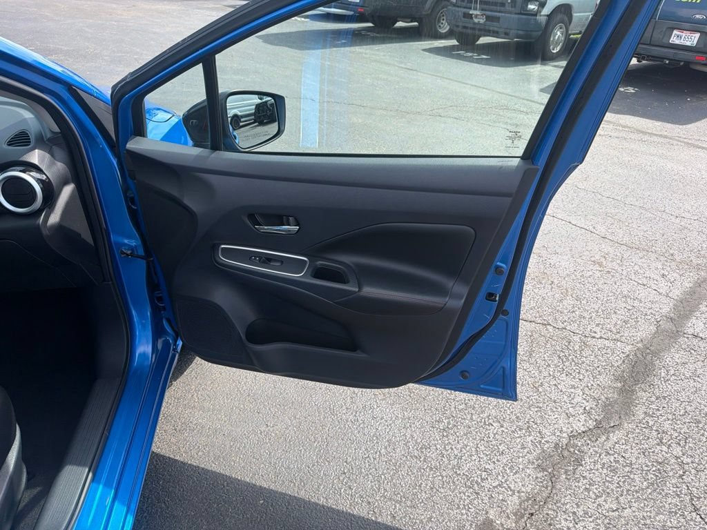 Used 2024 Nissan Versa SR FWD image 37
