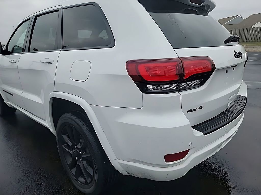 Used 2021 Jeep Grand Cherokee Laredo X image 9