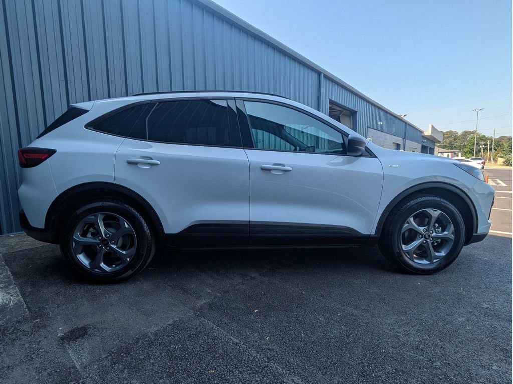 Certified 2025 Ford Escape ST-Line w/ Tech Pack #1 FWD image 7