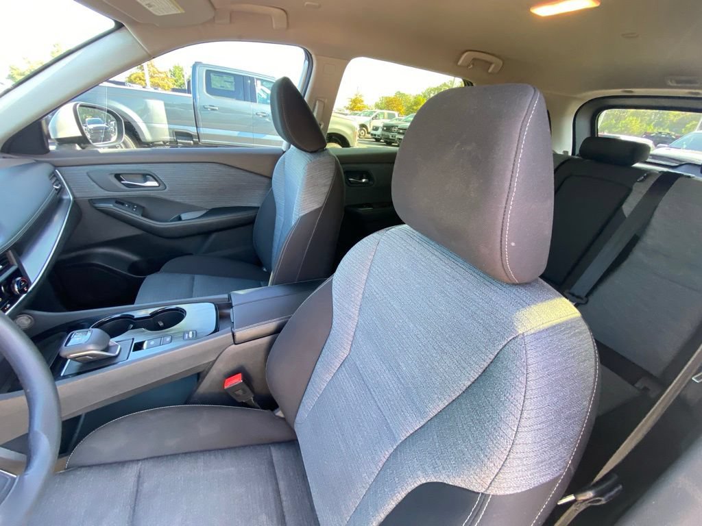 Used 2023 Nissan Rogue SV FWD image 21