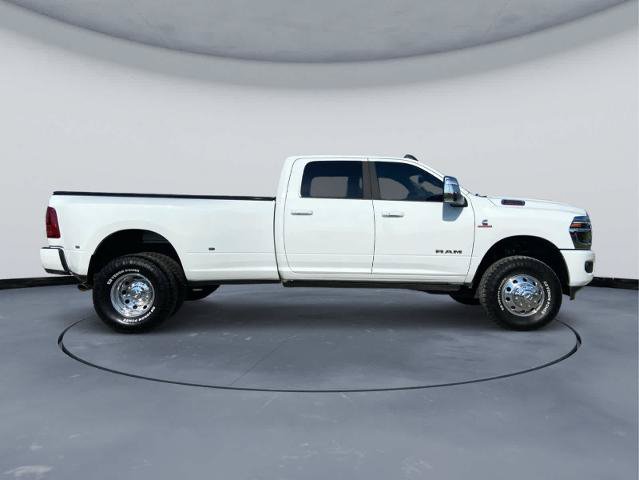 Used 2025 RAM 3500 Laramie AWD/4WD image 3