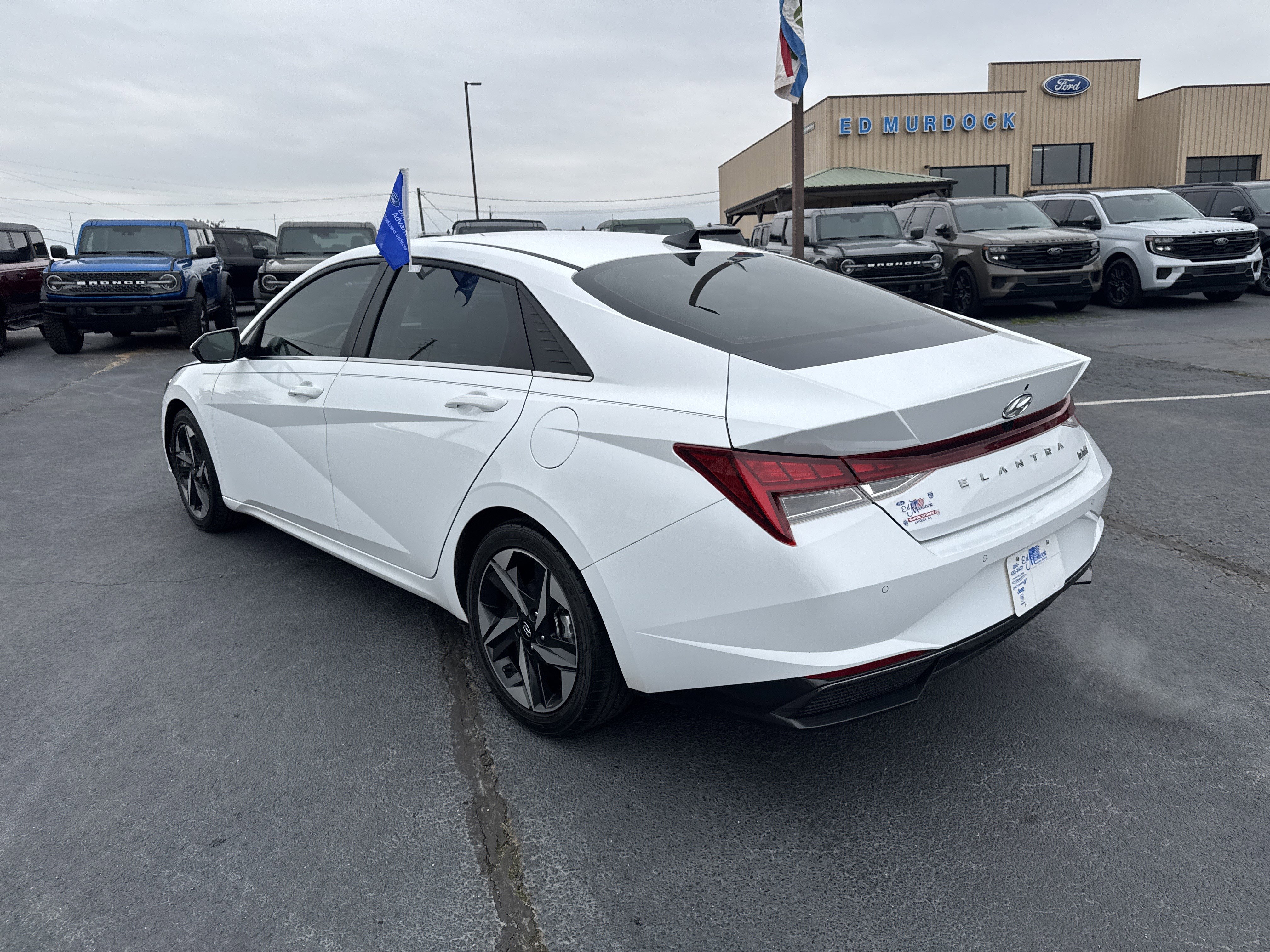 Used 2023 Hyundai Elantra Limited w/ Cargo Package image 7