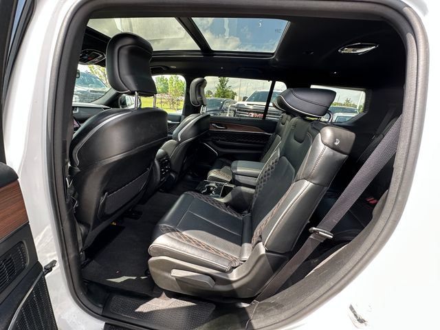 Used 2022 Jeep Grand Cherokee L Summit w/ Advanced Protech Group IV AWD/4WD image 18