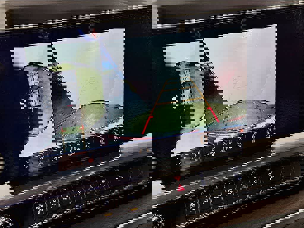 Used 2024 GMC Sierra 2500 SLT w/ SLT Premium Package image 28