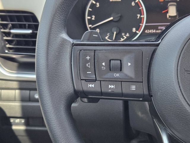 Used 2021 Nissan Rogue SV FWD image 26