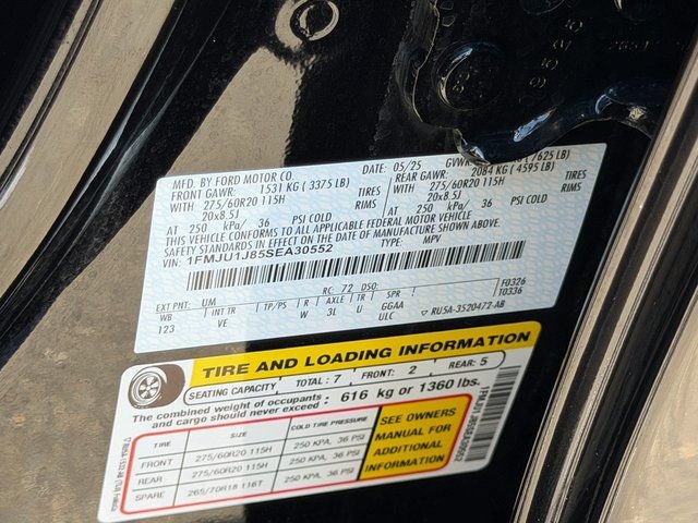 Certified 2025 Ford Expedition Active AWD/4WD image 32