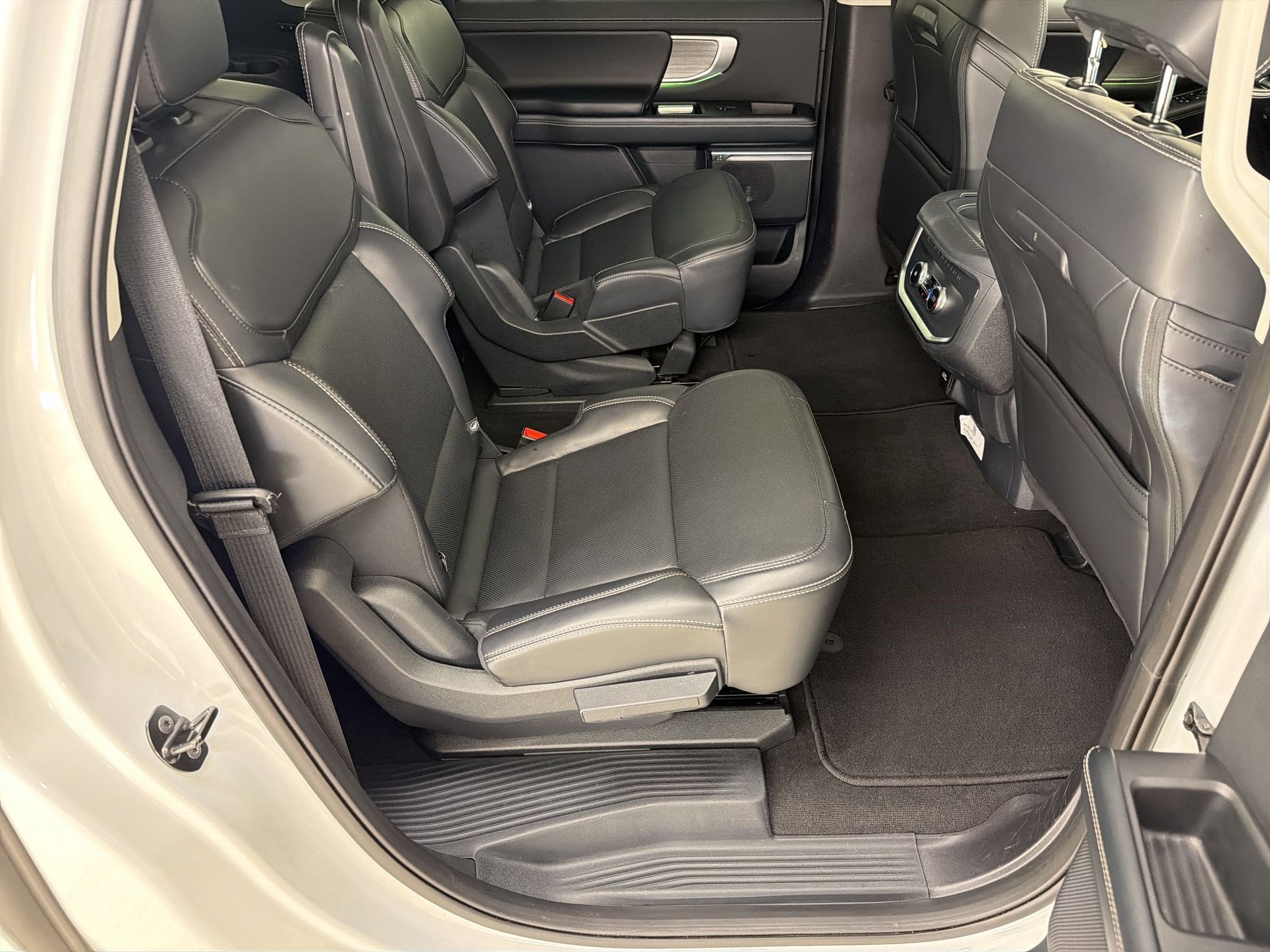 Certified 2025 Ford Expedition Max Platinum AWD/4WD image 29