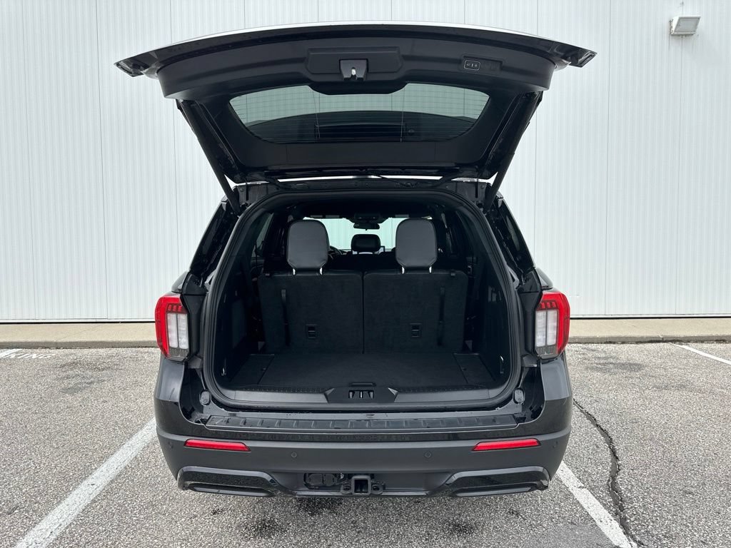 Certified 2025 Ford Explorer ST-Line w/ ST-Line Street Pack AWD/4WD image 22
