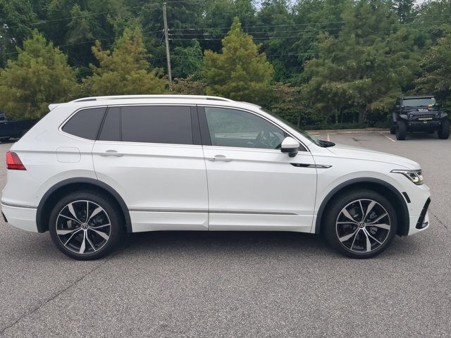 Used 2024 Volkswagen Tiguan SEL R-Line AWD/4WD image 3