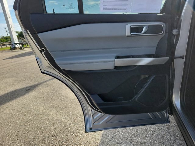 Certified 2022 Ford Explorer XLT w/ Equipment Group 202A RWD image 14