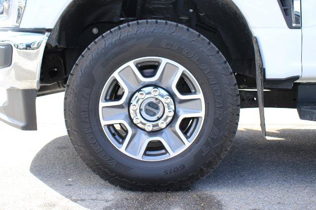 Certified 2023 Ford F350 Lariat w/ FX4 Off-Road Package AWD/4WD image 9