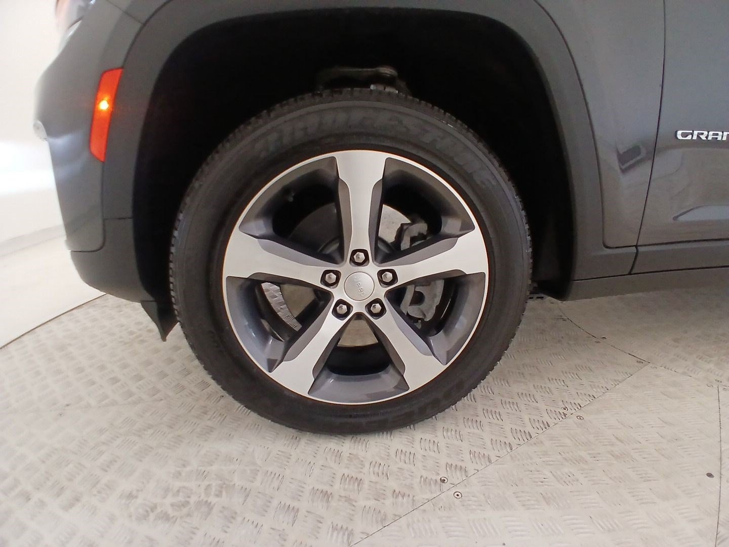 Used 2023 Jeep Grand Cherokee 4WD 4xe image 9