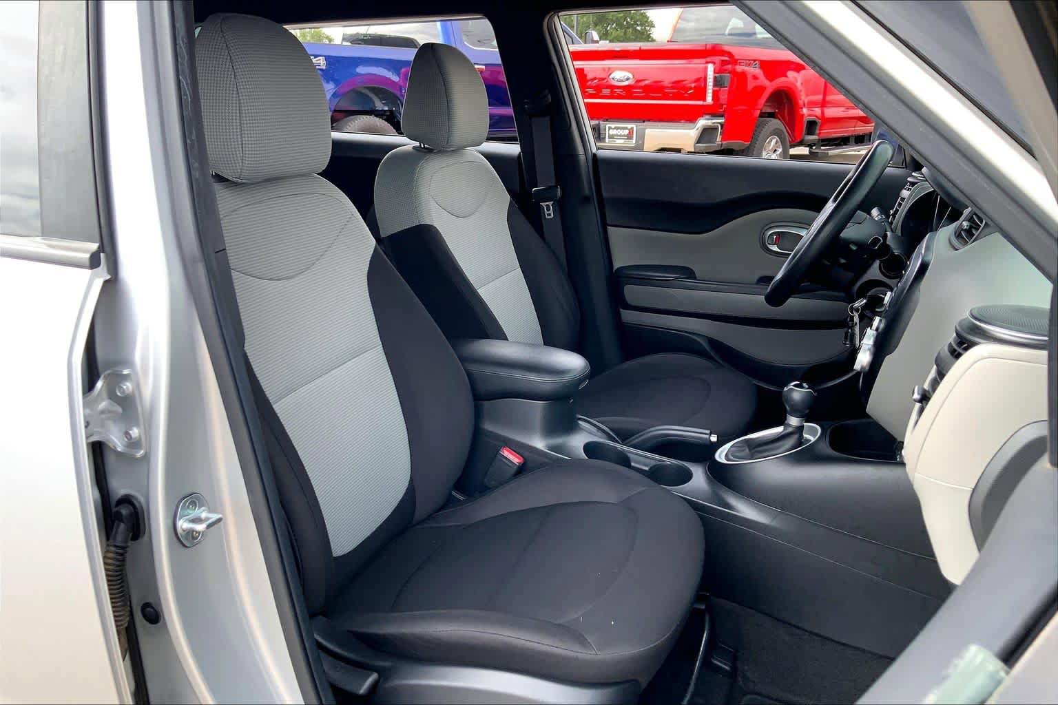 Used 2017 Kia Soul w/ Convenience Package FWD image 9