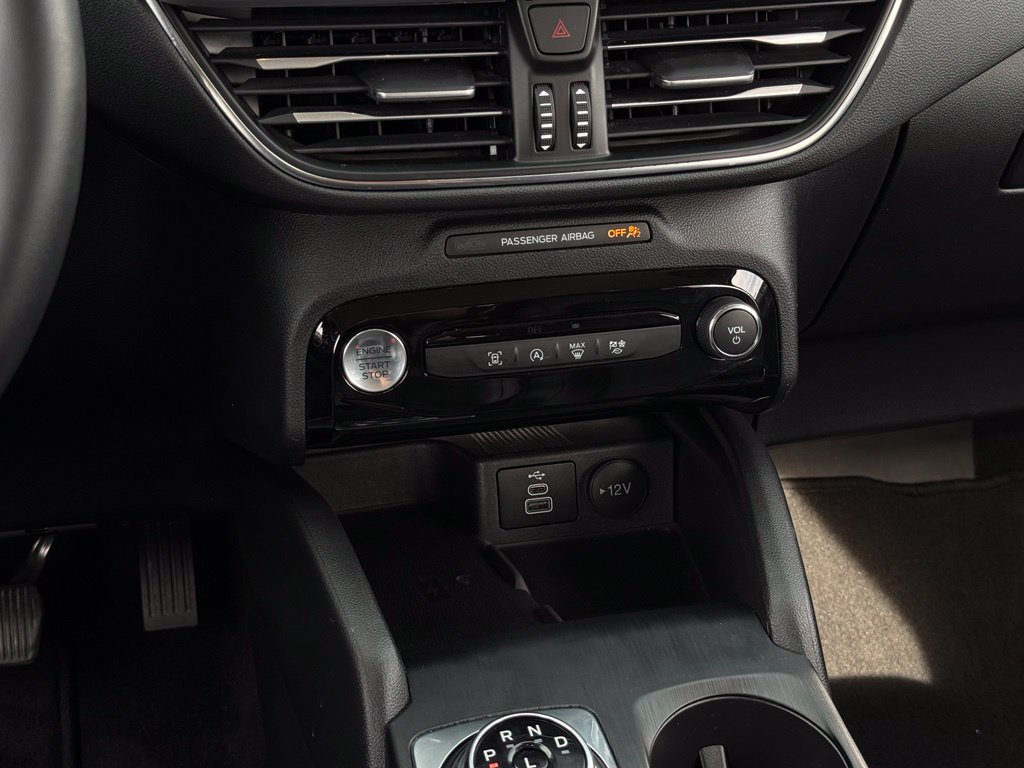 Certified 2025 Ford Escape Platinum AWD/4WD image 22