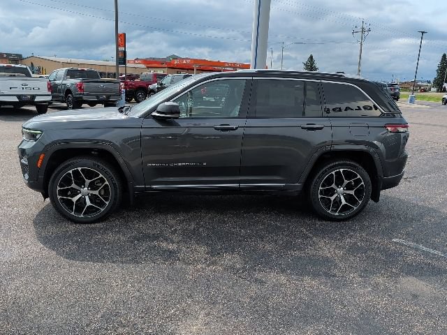 Used 2022 Jeep Grand Cherokee Summit AWD/4WD image 4