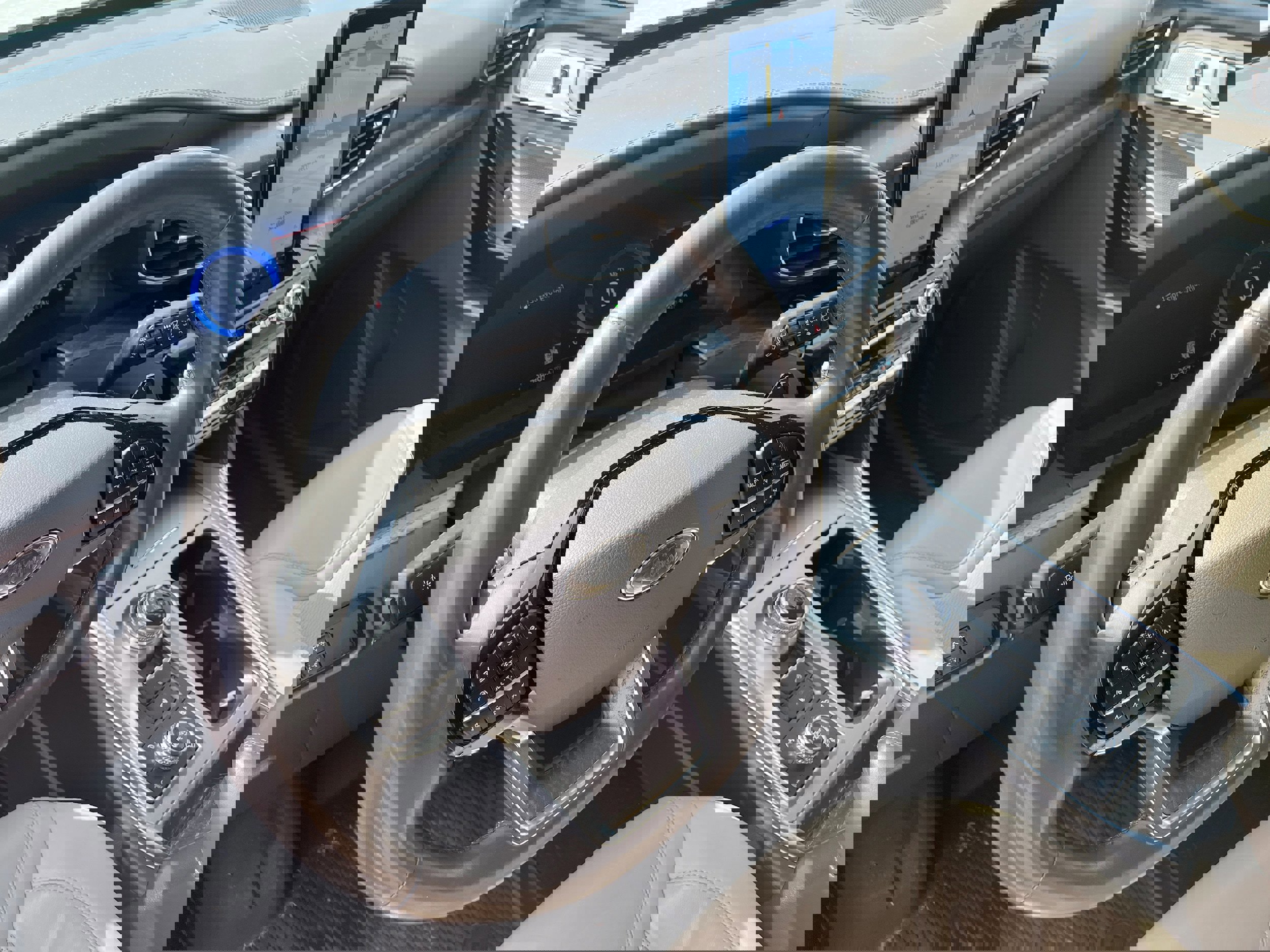 Certified 2021 Ford Explorer Platinum w/ Equipment Group 601A image 9