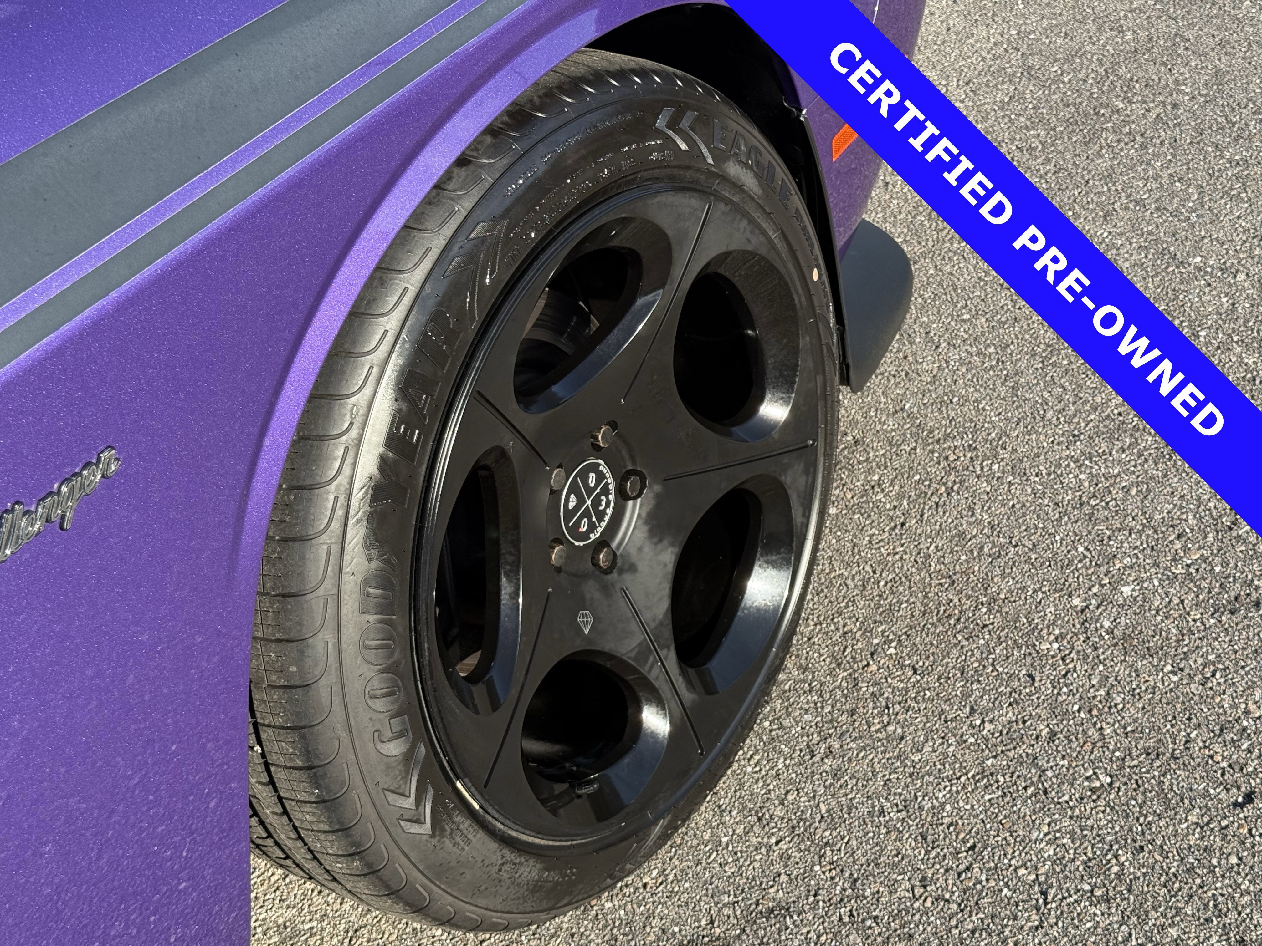 Used 2019 Dodge Challenger R/T w/ Plus Package image 12