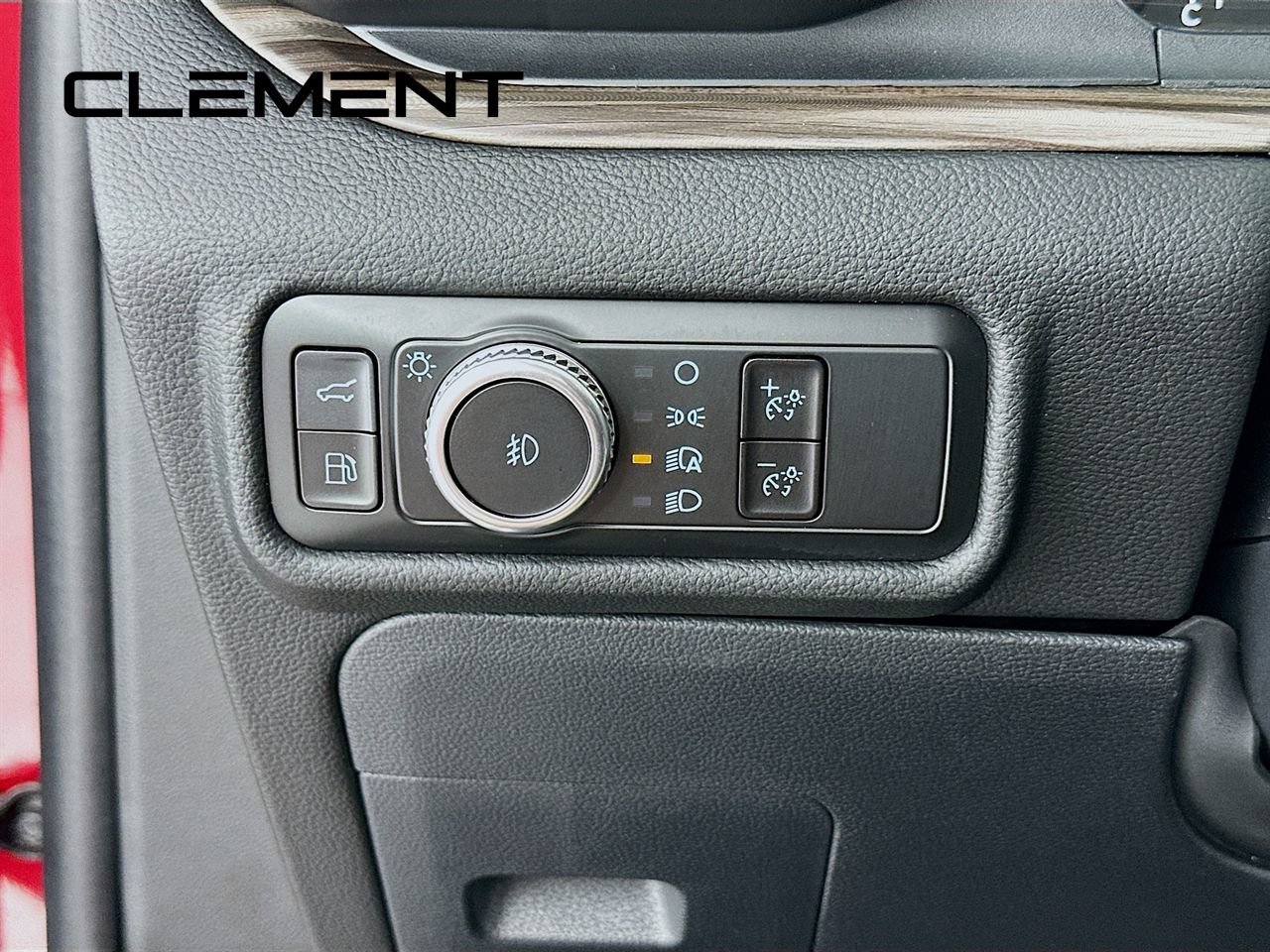 Certified 2023 Ford Explorer Limited w/ Hybrid Equipment Group 310A AWD/4WD image 14
