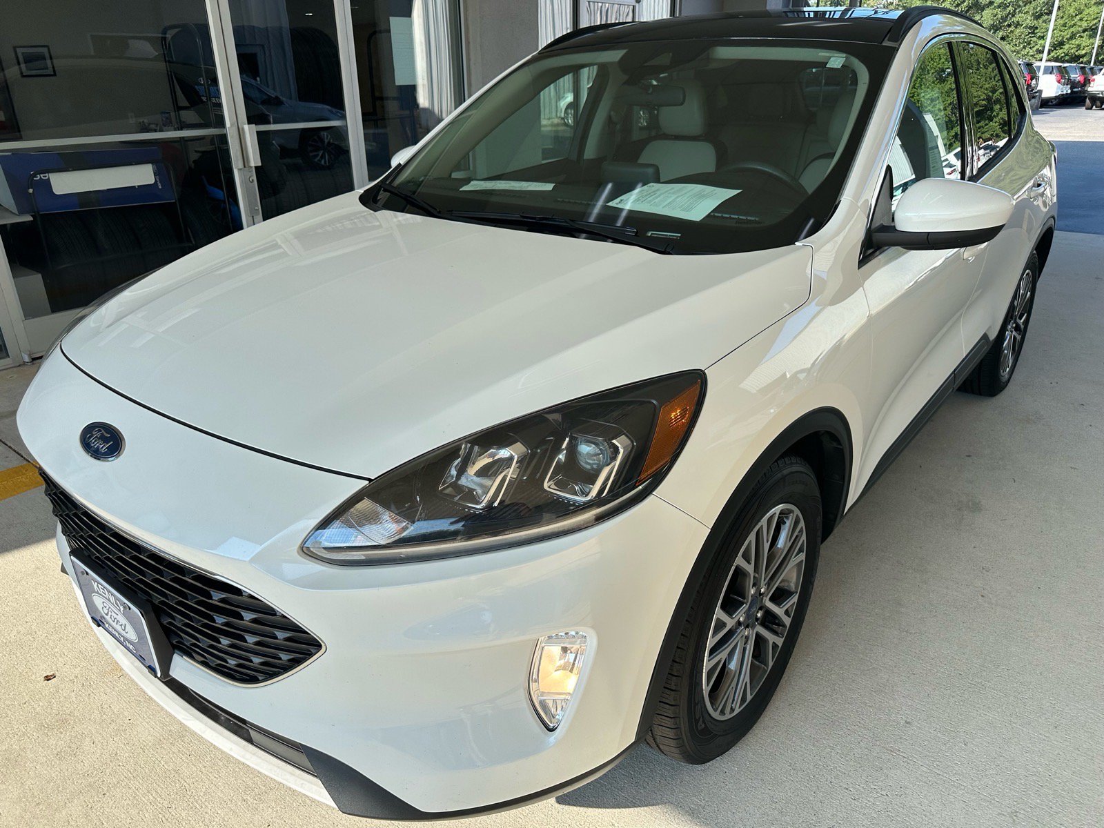 Certified 2020 Ford Escape SEL FWD image 3