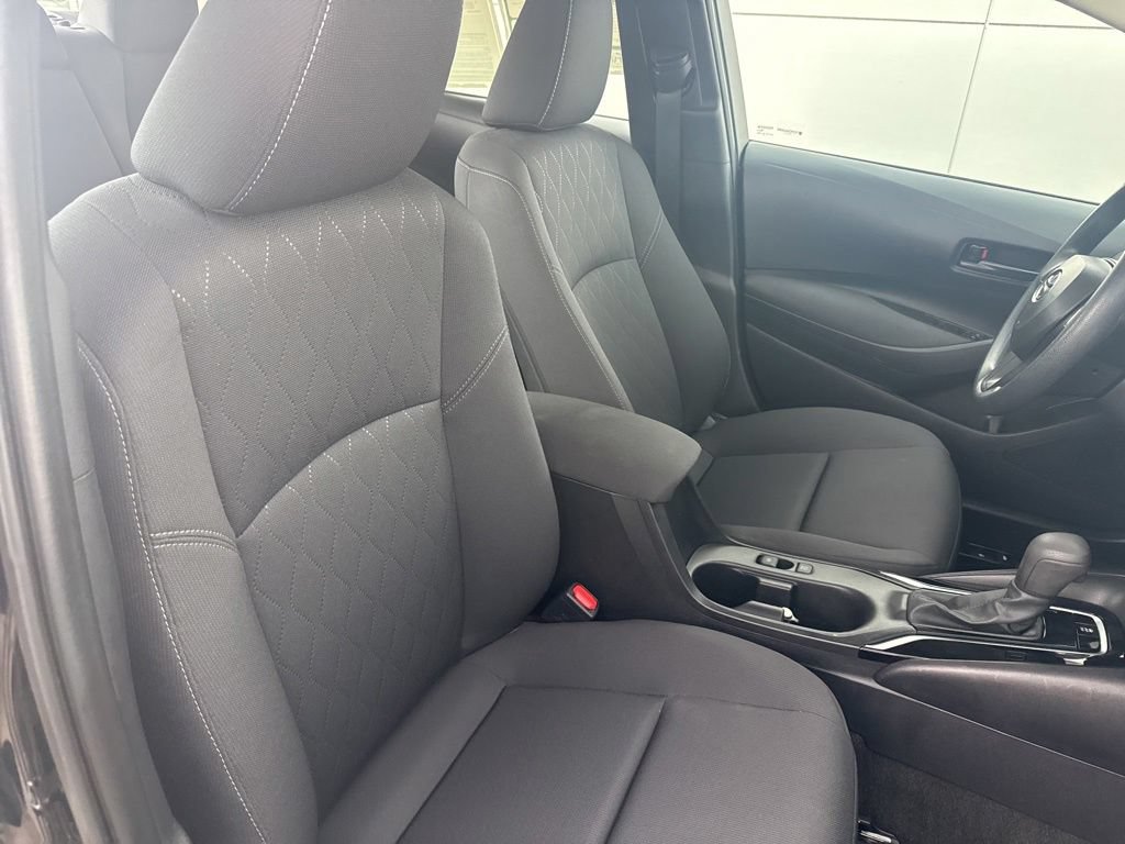 Used 2024 Toyota Corolla LE w/ LE Convenience Package FWD image 33