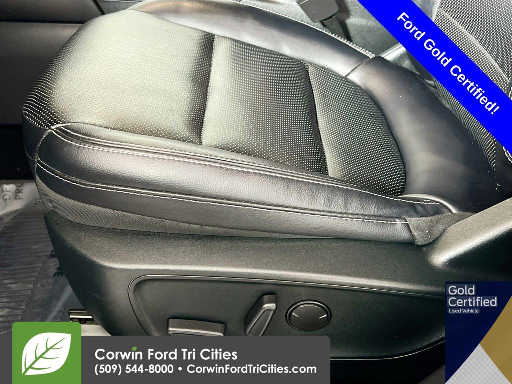 Certified 2022 Ford Escape Titanium w/ Class II Trailer Tow Package image 23